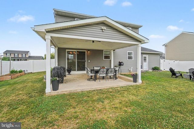 223 EDGEMONT LN, Newmanstown, PA 17073