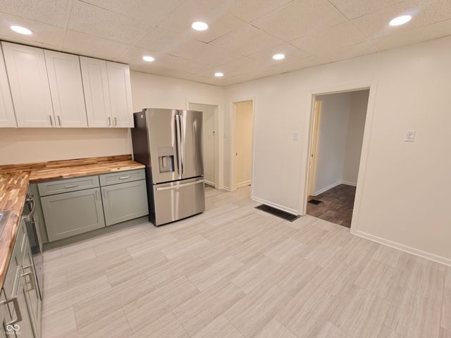 734 Main Street, Shelbyville, IN 46176