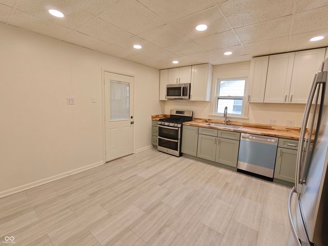 734 Main Street, Shelbyville, IN 46176