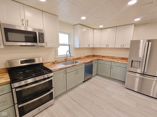 734 Main Street, Shelbyville, IN 46176