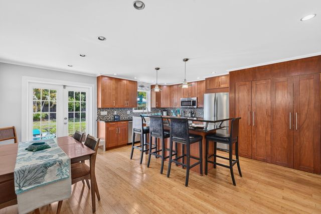 601 NE 14th Place, Fort Lauderdale, FL 33304