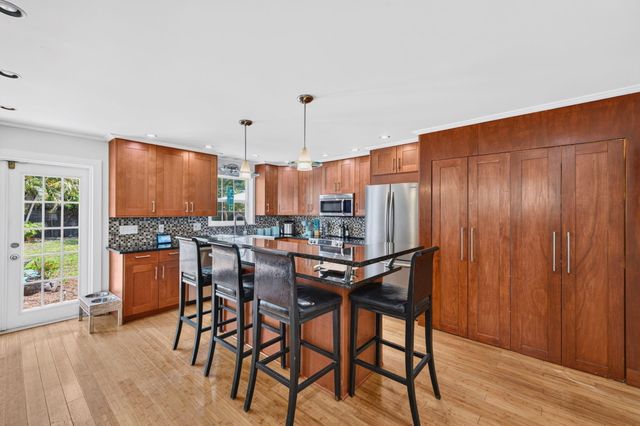 601 NE 14th Place, Fort Lauderdale, FL 33304