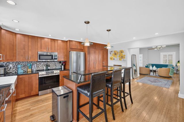 601 NE 14th Place, Fort Lauderdale, FL 33304