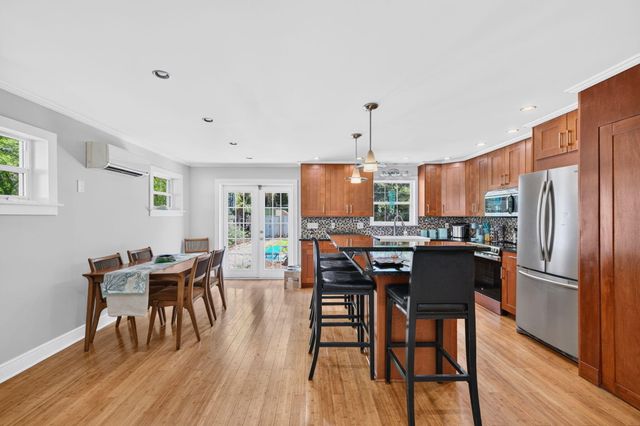 601 NE 14th Place, Fort Lauderdale, FL 33304