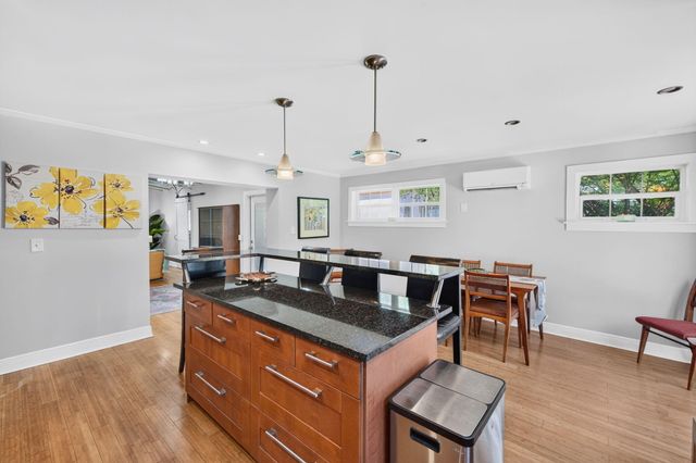 601 NE 14th Place, Fort Lauderdale, FL 33304