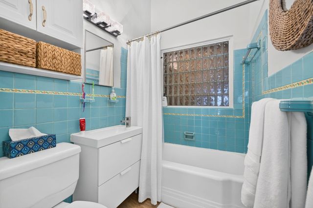 601 NE 14th Place, Fort Lauderdale, FL 33304