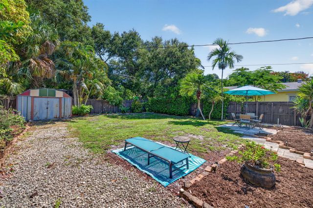 601 NE 14th Place, Fort Lauderdale, FL 33304