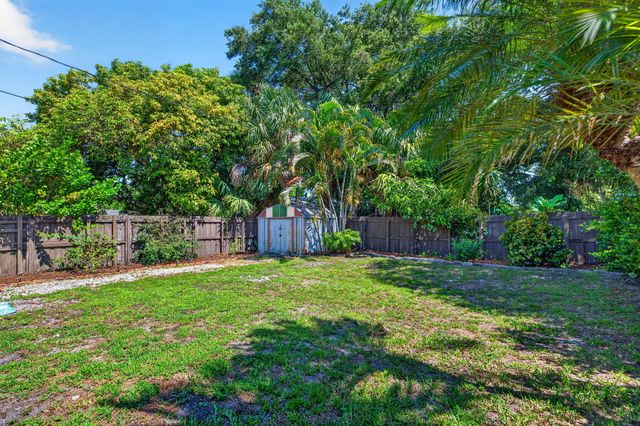 601 NE 14th Place, Fort Lauderdale, FL 33304