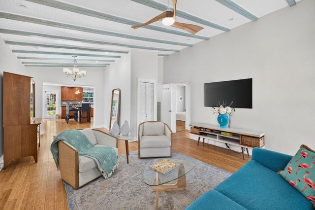 601 NE 14th Place, Fort Lauderdale, FL 33304