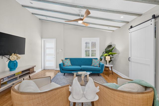 601 NE 14th Place, Fort Lauderdale, FL 33304