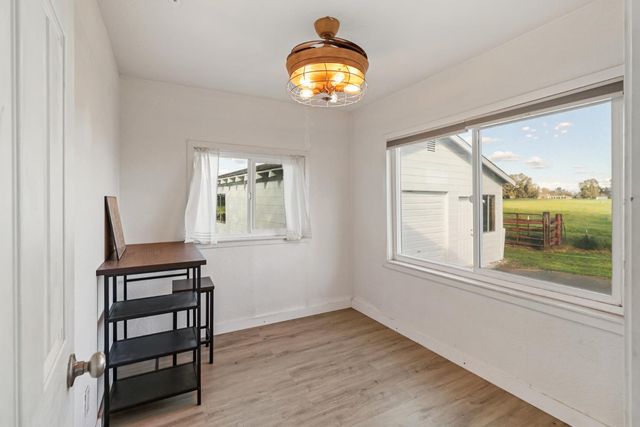 10695 Calvine Rd, Sacramento, CA 95830