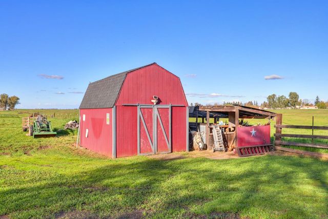 10695 Calvine Rd, Sacramento, CA 95830