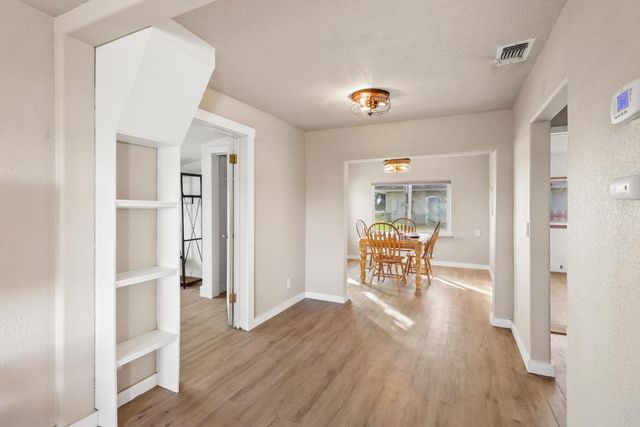 10695 Calvine Rd, Sacramento, CA 95830