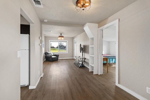 10695 Calvine Rd, Sacramento, CA 95830