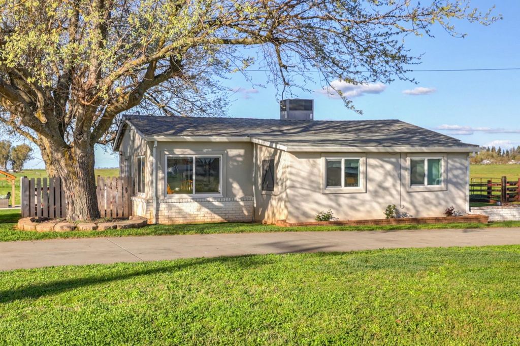 10695 Calvine Rd, Sacramento, CA 95830