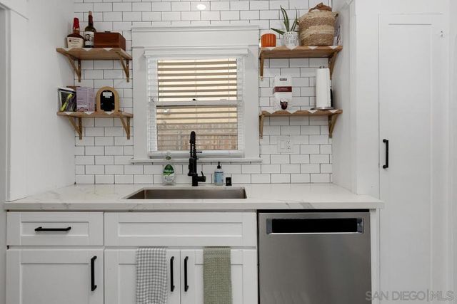 4486 Kansas St, San Diego, CA 92116