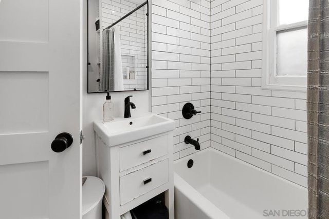 4486 Kansas St, San Diego, CA 92116