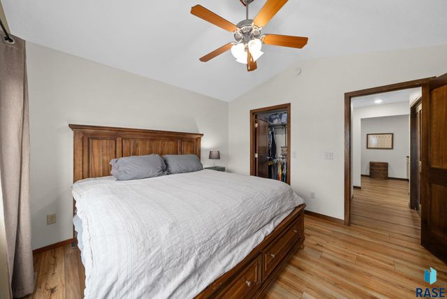 1009 Honeysuckle Dr, Harrisburg, SD 57032