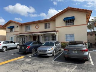 2212 W 74th Street 201-28, Hialeah, FL 33016