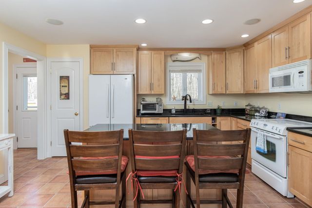 312 Cross Mill Road, Northfield, NH 03276