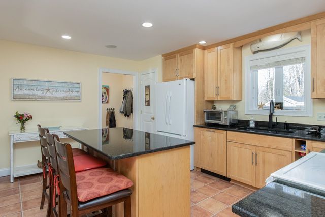 312 Cross Mill Road, Northfield, NH 03276