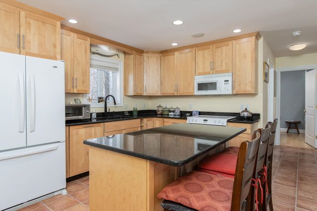 312 Cross Mill Road, Northfield, NH 03276