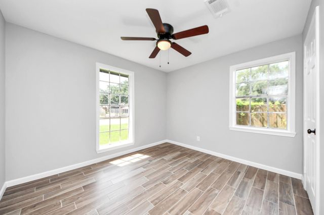 916 Woods Drive, Liberty, TX 77575