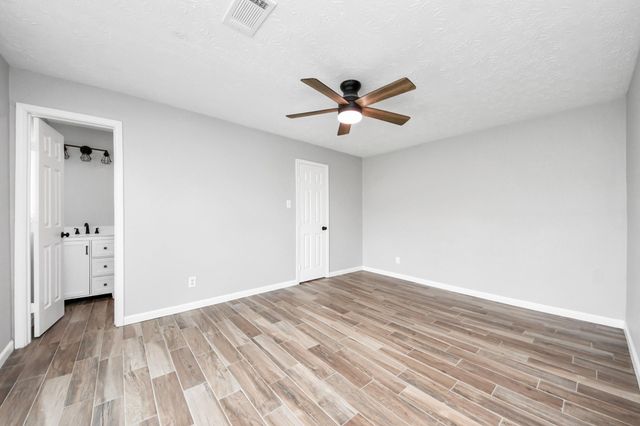 916 Woods Drive, Liberty, TX 77575