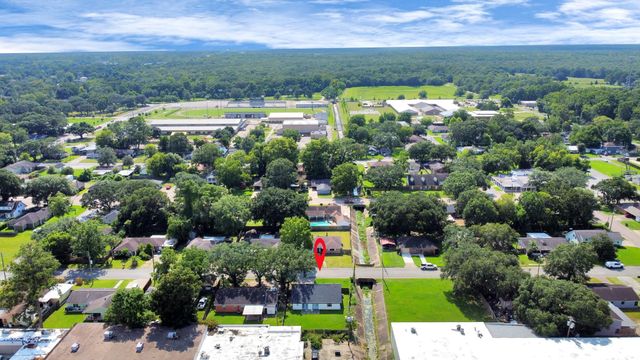 916 Woods Drive, Liberty, TX 77575