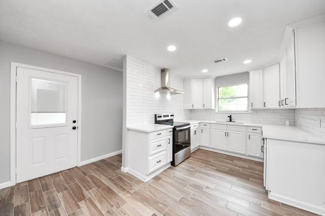 916 Woods Drive, Liberty, TX 77575