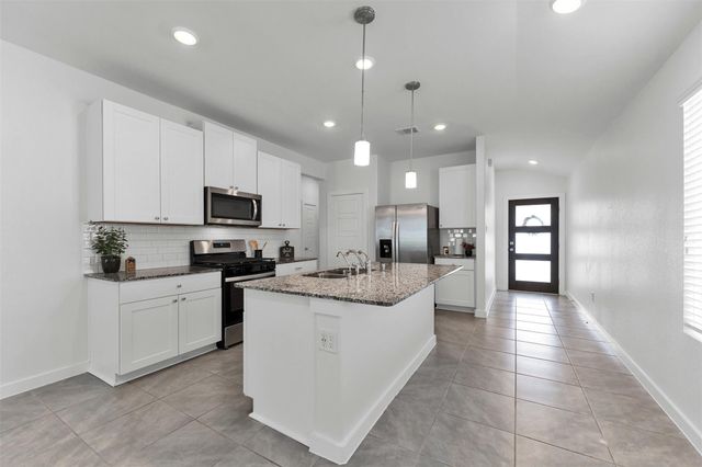 208 Charles Ridge Drive, Conroe, TX 77316