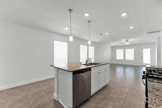 208 Charles Ridge Drive, Conroe, TX 77316