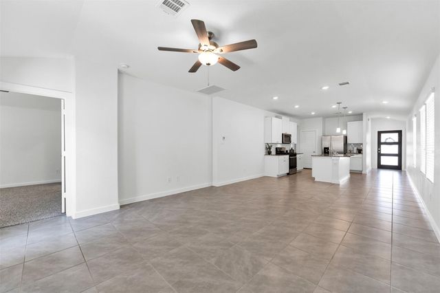 208 Charles Ridge Drive, Conroe, TX 77316
