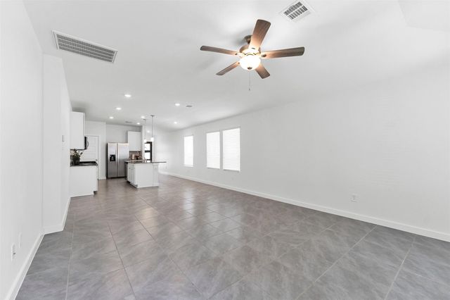 208 Charles Ridge Drive, Conroe, TX 77316