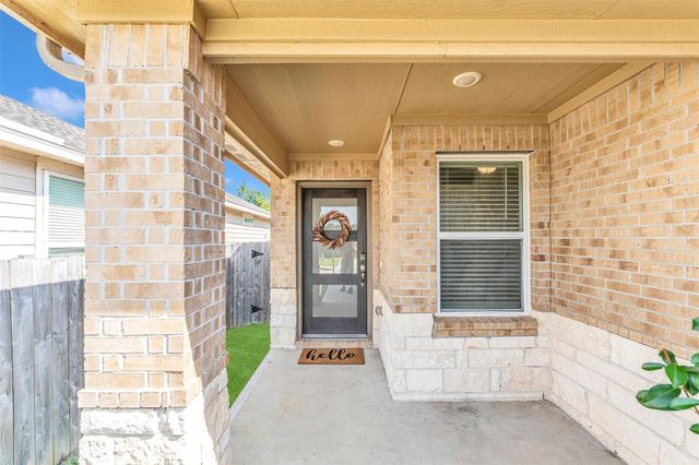 208 Charles Ridge Drive, Conroe, TX 77316