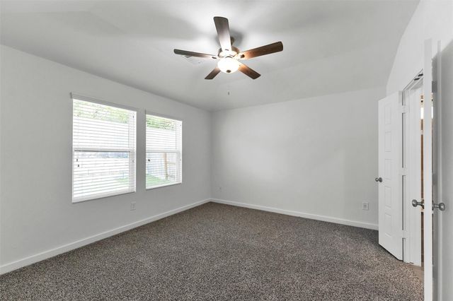 208 Charles Ridge Drive, Conroe, TX 77316