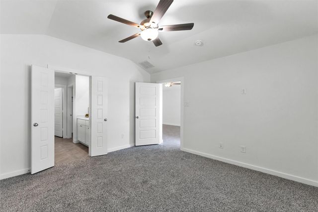 208 Charles Ridge Drive, Conroe, TX 77316