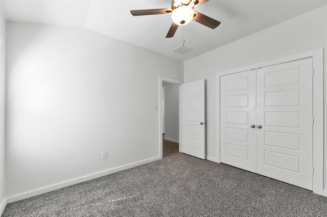 208 Charles Ridge Drive, Conroe, TX 77316