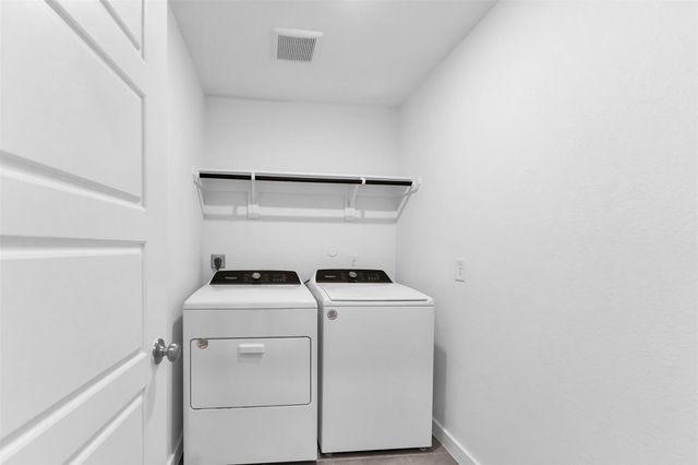 208 Charles Ridge Drive, Conroe, TX 77316