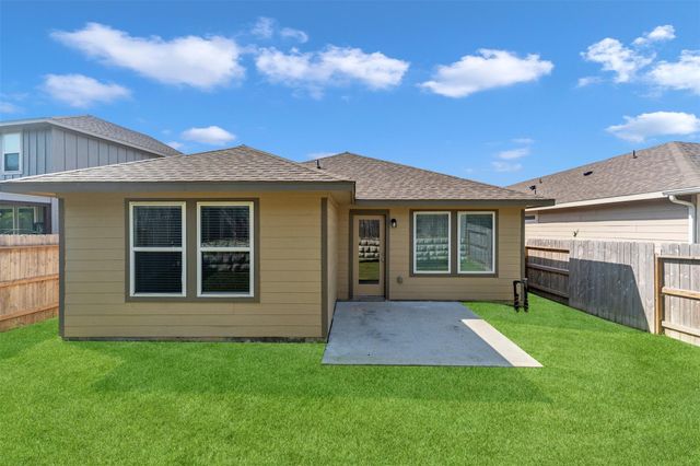208 Charles Ridge Drive, Conroe, TX 77316