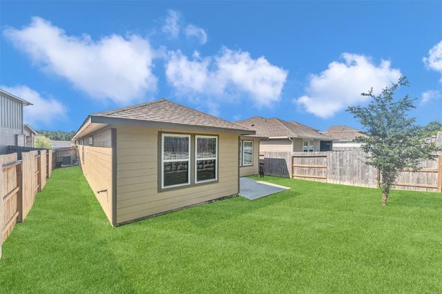 208 Charles Ridge Drive, Conroe, TX 77316