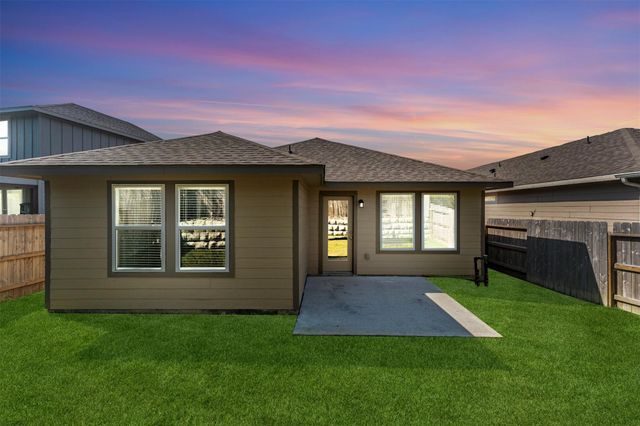 208 Charles Ridge Drive, Conroe, TX 77316