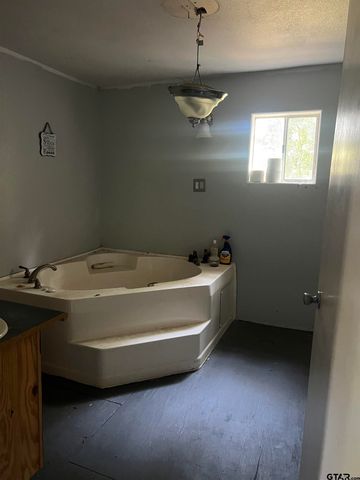 1211 Farm to Market 3288, Jacksonville, TX 75766