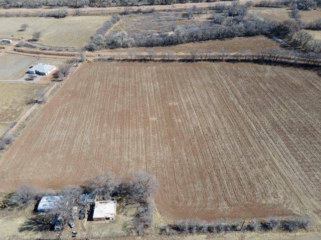 6830 Isleta Boulevard SW, Albuquerque, NM 87105