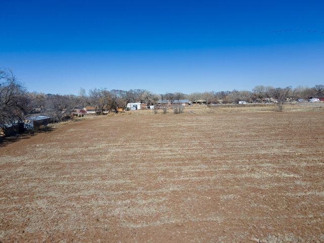 6830 Isleta Boulevard SW, Albuquerque, NM 87105