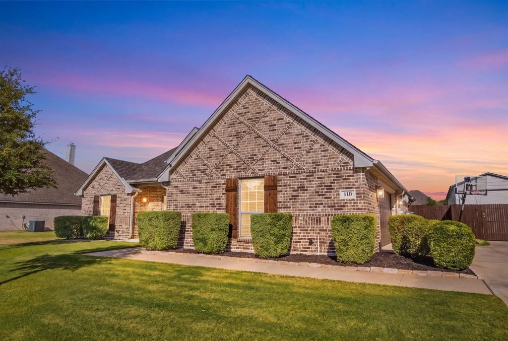 110 Oak View Drive, Godley, TX 76044 — exterior