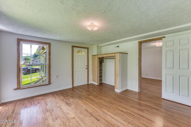 3401 Little Dry Run Road, Butler, TN 37640