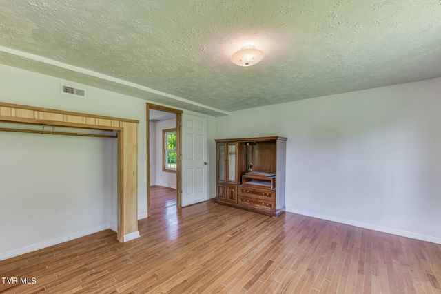 3401 Little Dry Run Road, Butler, TN 37640