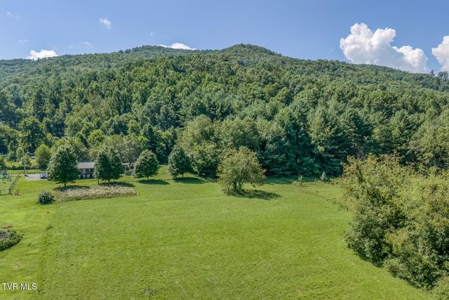 3401 Little Dry Run Road, Butler, TN 37640
