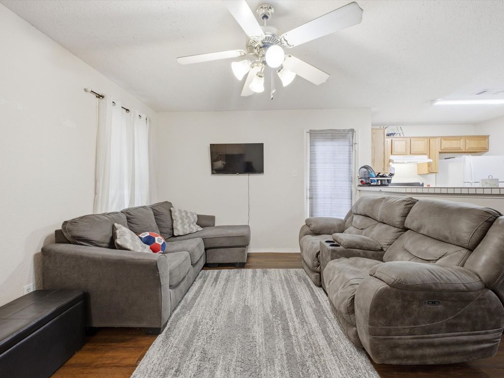 2001 Waleska Plaza, Dallas, TX 75211 — photo 3
